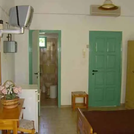Dimitris Hotel 3*
